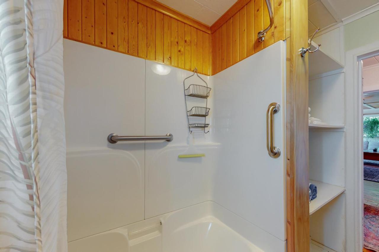 Coastal Breeze Villa Депо Бей Екстериор снимка