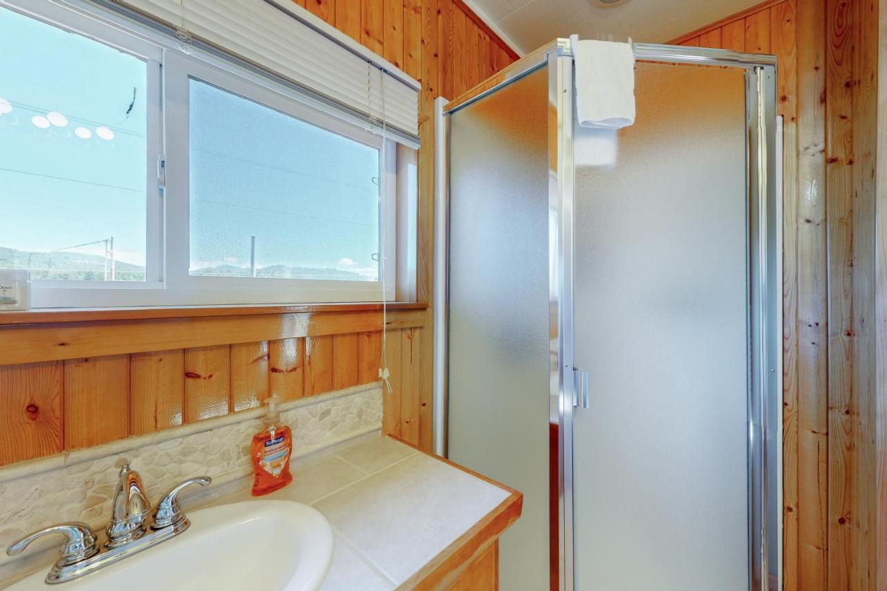 Coastal Breeze Villa Депо Бей Екстериор снимка
