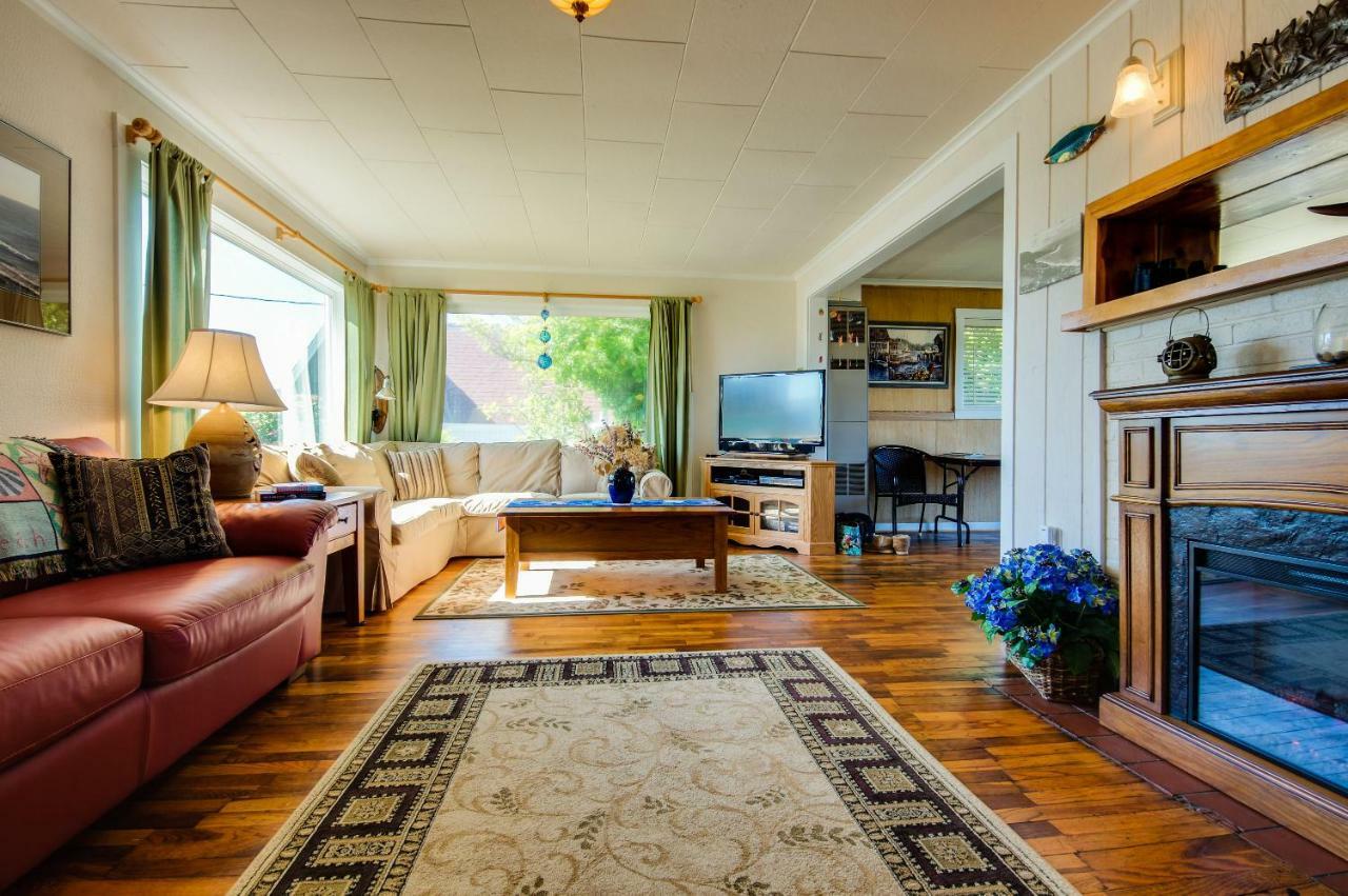Coastal Breeze Villa Депо Бей Екстериор снимка